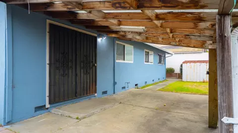 Exterior - 818 Falcon Dr, Vallejo, CA 94589 photo 3 of 9