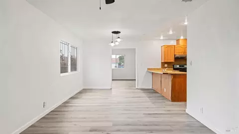Living - 818 Falcon Dr, Vallejo, CA 94589 photo 5 of 5