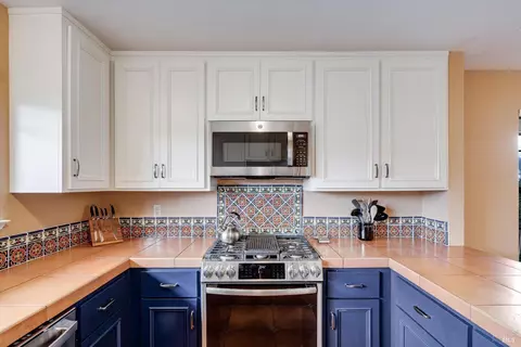 Kitchen - 554 7th St W, Sonoma, CA 95476 photo 3 of 4
