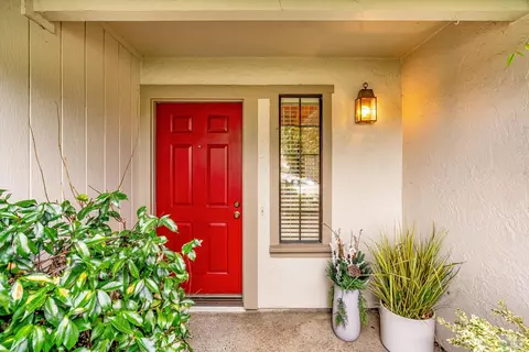 Entry Way - 554 7th St W, Sonoma, CA 95476 photo 2 of 4