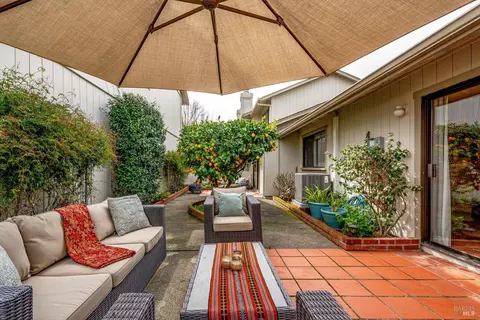 Exterior - 554 7th St W, Sonoma, CA 95476 photo 2 of 10