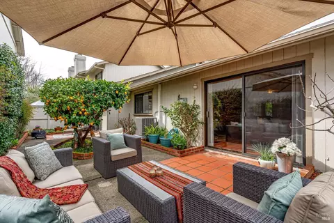 Exterior - 554 7th St W, Sonoma, CA 95476 photo 3 of 10