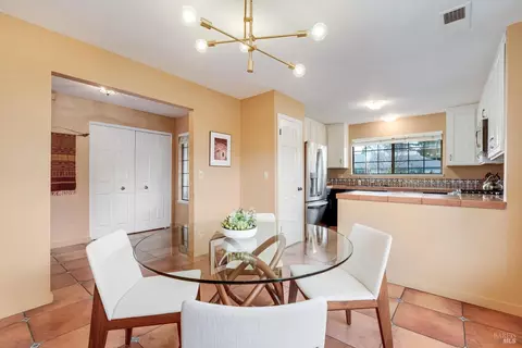 Dining - 554 7th St W, Sonoma, CA 95476 photo 2 of 2