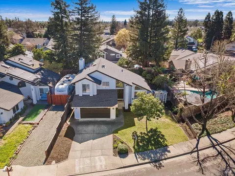 View/Area - 140 Billington Ln, Windsor, CA 95492 photo 1 of 10