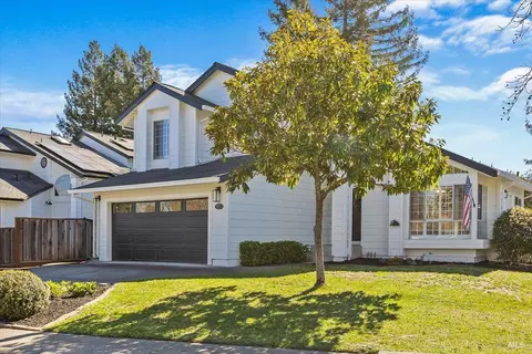 140 Billington Ln, Windsor, CA 95492