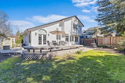Exterior - 140 Billington Ln, Windsor, CA 95492 photo 10 of 10