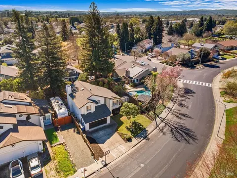 View/Area - 140 Billington Ln, Windsor, CA 95492 photo 5 of 10