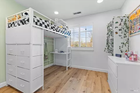 Bedroom - 140 Billington Ln, Windsor, CA 95492 photo 6 of 7