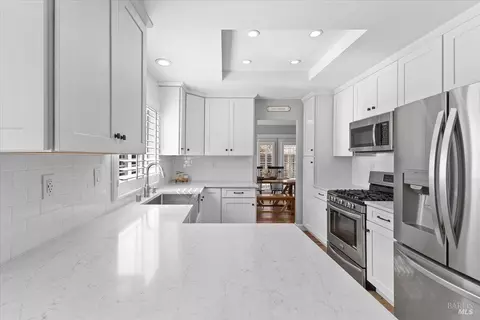 Kitchen - 140 Billington Ln, Windsor, CA 95492 photo 4 of 5