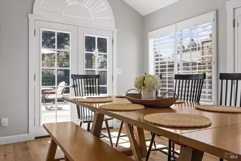 Dining - 140 Billington Ln, Windsor, CA 95492 photo 4 of 5