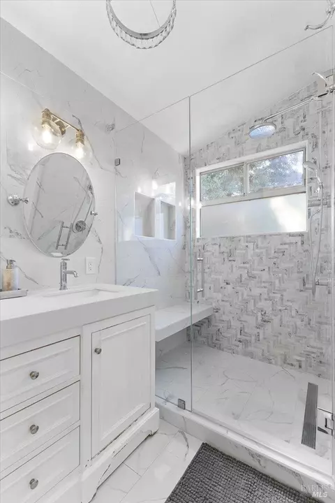 Bath - 140 Billington Ln, Windsor, CA 95492 photo 5 of 5