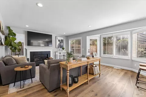 Living - 140 Billington Ln, Windsor, CA 95492 photo 7 of 7