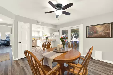 Dining - 369 Kendrick Ln, Vacaville, CA 95687 photo 4 of 5