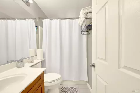 Bath - 369 Kendrick Ln, Vacaville, CA 95687 photo 6 of 6