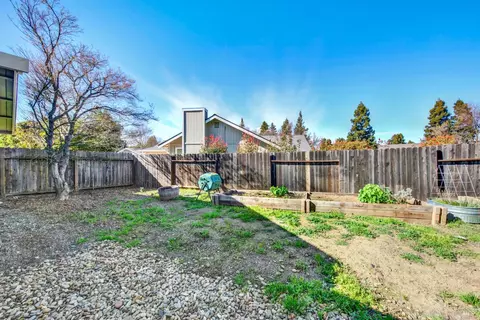 Exterior - 369 Kendrick Ln, Vacaville, CA 95687 photo 16 of 22