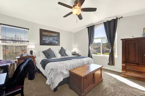 Bedroom - 369 Kendrick Ln, Vacaville, CA 95687 photo 3 of 9