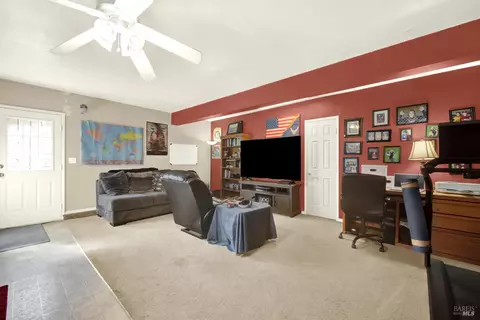 Living - 369 Kendrick Ln, Vacaville, CA 95687 photo 3 of 4