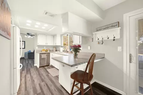 Kitchen - 369 Kendrick Ln, Vacaville, CA 95687 photo 1 of 6