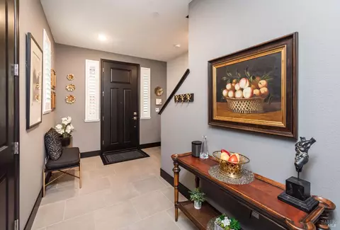 Entry Way - 324 Pear Tree Ter #D, Napa, CA 94558 photo 4 of 5