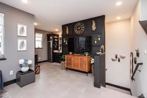 Entry Way - 324 Pear Tree Ter #D, Napa, CA 94558 photo 2 of 5
