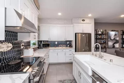 Kitchen - 324 Pear Tree Ter #D, Napa, CA 94558 photo 5 of 5