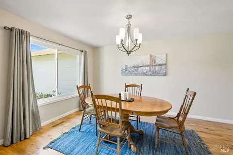 Dining - 5837 Mathilde Dr, Windsor, CA 95492 photo 2 of 5