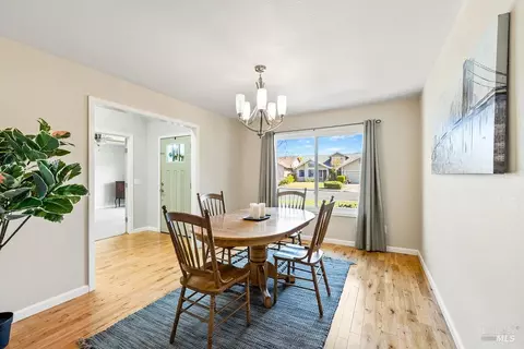 Dining - 5837 Mathilde Dr, Windsor, CA 95492 photo 3 of 5