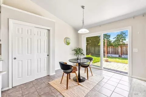 Dining - 5837 Mathilde Dr, Windsor, CA 95492 photo 4 of 5