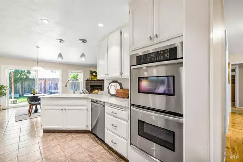 Kitchen - 5837 Mathilde Dr, Windsor, CA 95492 photo 2 of 6
