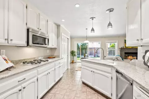 Kitchen - 5837 Mathilde Dr, Windsor, CA 95492 photo 1 of 6
