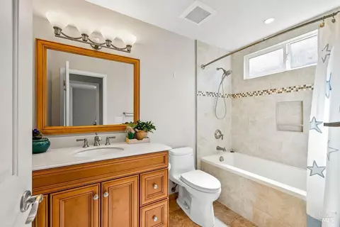 Bath - 5837 Mathilde Dr, Windsor, CA 95492 photo 1 of 4