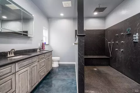 Bath - 5510-5500 Parducci Rd, Ukiah, CA 95482 photo 6 of 8