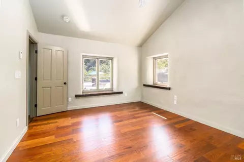 Bedroom - 5510-5500 Parducci Rd, Ukiah, CA 95482 photo 4 of 6