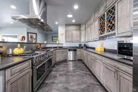 Kitchen - 5510-5500 Parducci Rd, Ukiah, CA 95482 photo 3 of 4