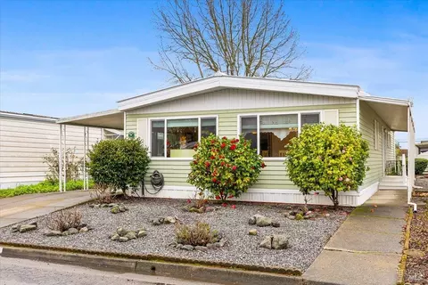 228 Regency Ct, Santa Rosa, CA 95401