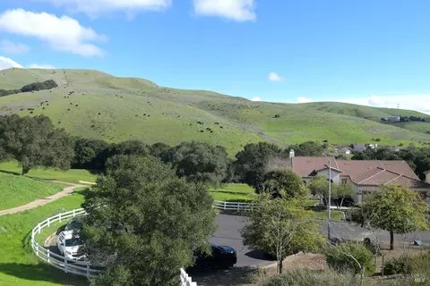 Exterior - 2664 Avocet Ln, Vallejo, CA 94591 photo 2 of 12