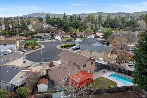 View/Area - 448 Corte Lagos Ct, Vacaville, CA 95688 photo 2 of 5