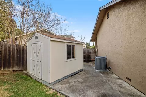 Exterior - 448 Corte Lagos Ct, Vacaville, CA 95688 photo 14 of 14