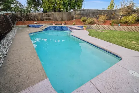 Exterior - 448 Corte Lagos Ct, Vacaville, CA 95688 photo 10 of 14