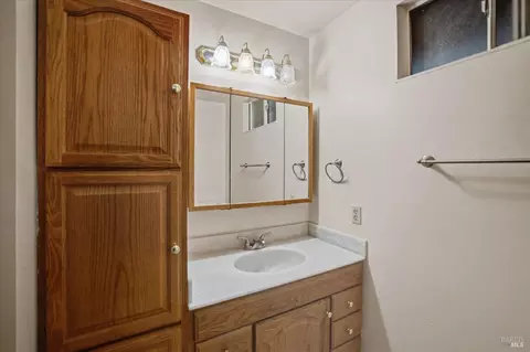 Bath - 448 Corte Lagos Ct, Vacaville, CA 95688 photo 3 of 4