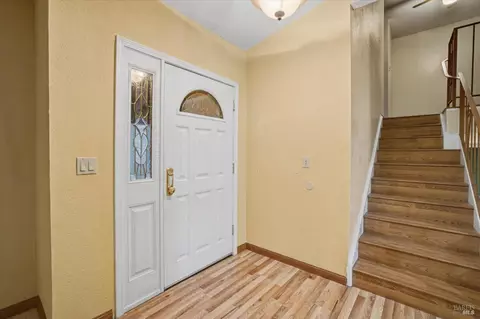 Entry Way - 448 Corte Lagos Ct, Vacaville, CA 95688 photo 3 of 5