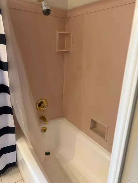 Bath - 450 Sky Oaks Dr, Angwin, CA 94508 photo 2 of 2
