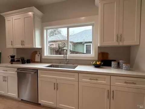 Kitchen - 1008 Evans Ave, Napa, CA 94559 photo 3 of 4