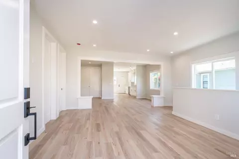 Living - 1008 Evans Ave, Napa, CA 94559 photo 1 of 9