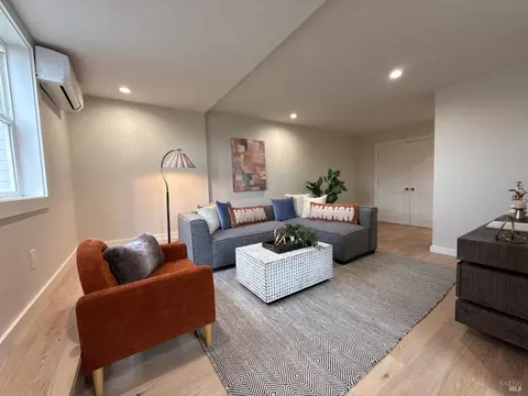 Living - 1008 Evans Ave, Napa, CA 94559 photo 8 of 9