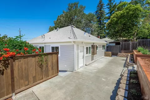 Exterior - 1008 Evans Ave, Napa, CA 94559 photo 7 of 10