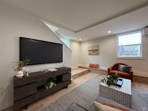 Living - 1008 Evans Ave, Napa, CA 94559 photo 7 of 9