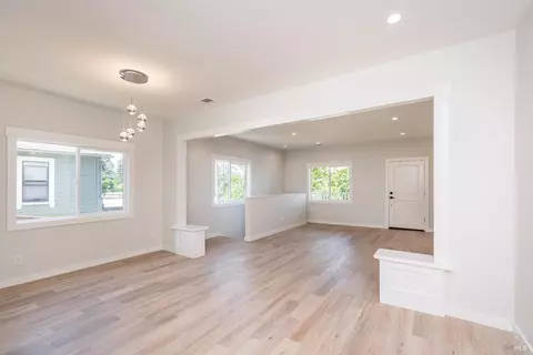 Living - 1008 Evans Ave, Napa, CA 94559 photo 3 of 9