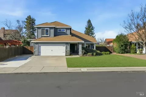 708 Owl Dr, Vacaville, CA 95687