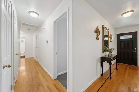 Entry Way - 9830 Marcella Ln, Windsor, CA 95492 photo 3 of 3